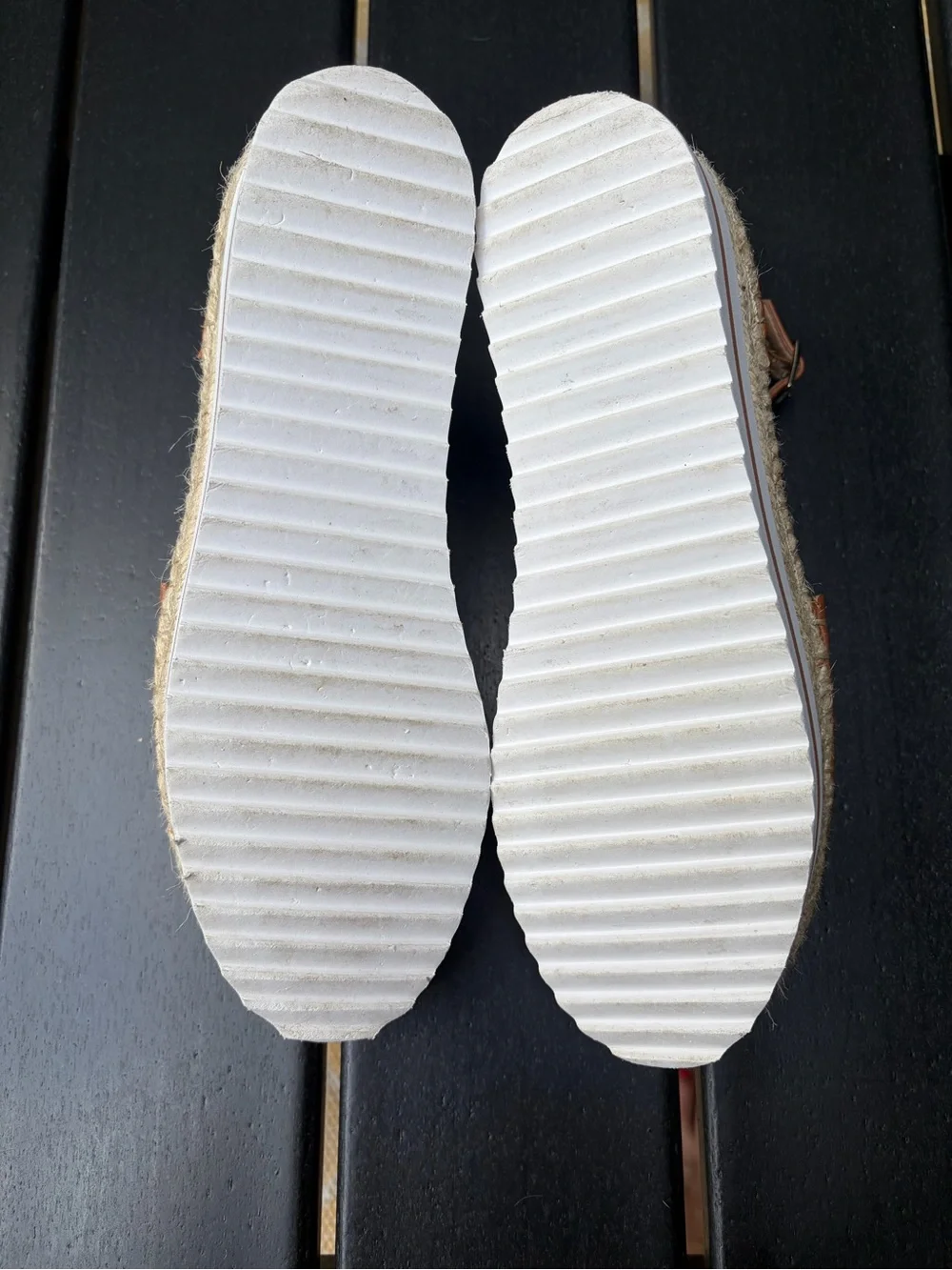Jennifer Lopez comfortable woven